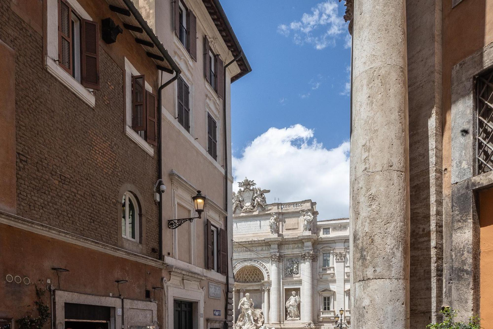 Luxury Suite Trevi Рим Экстерьер фото